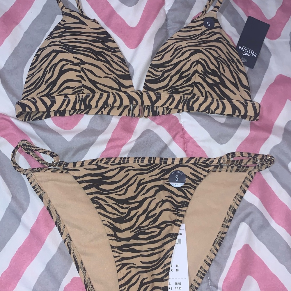 NWT Hollister Animal Print Bikini Set (S)